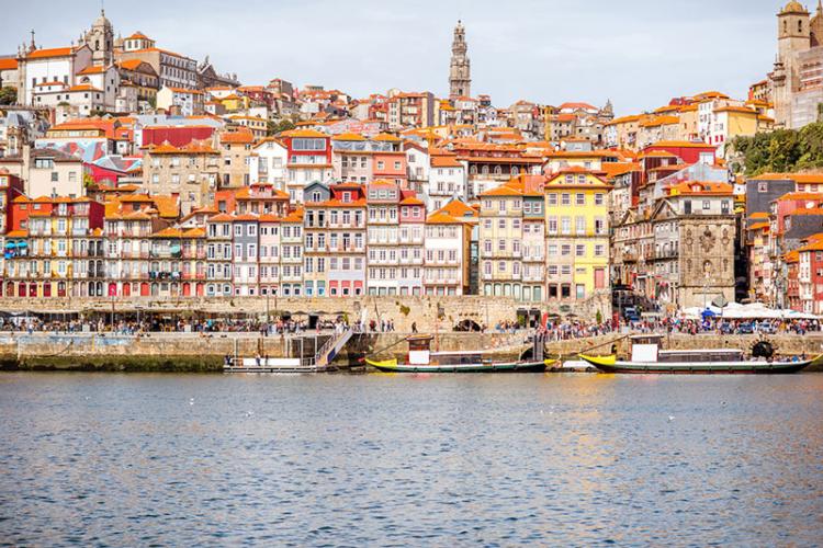 Ribeira district in Porto